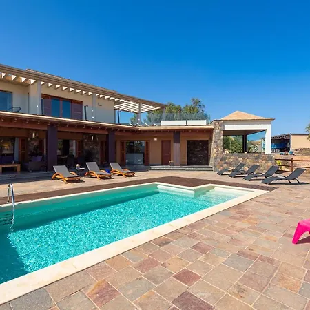 Villa Atlanntes Con Piscina En Fuerteventura Triquivijate