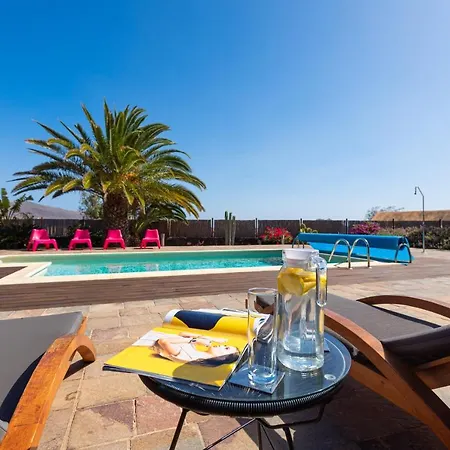 Atlanntes Con Piscina En Fuerteventura Triquivijate